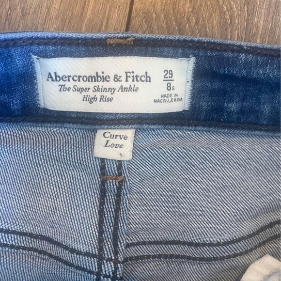 Abercrombie jeans - Picture 2 of 3